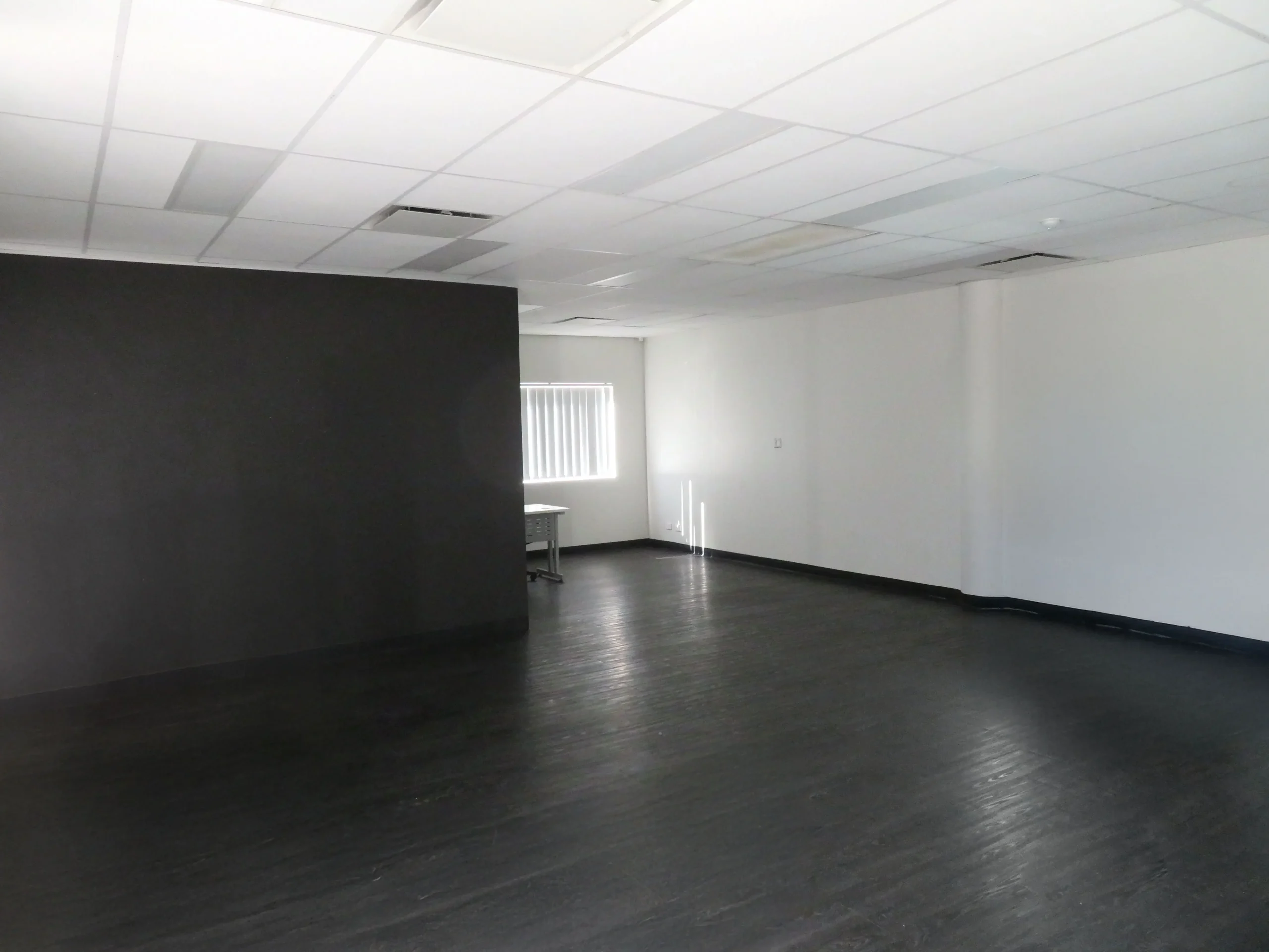 Big office at brendale for lease