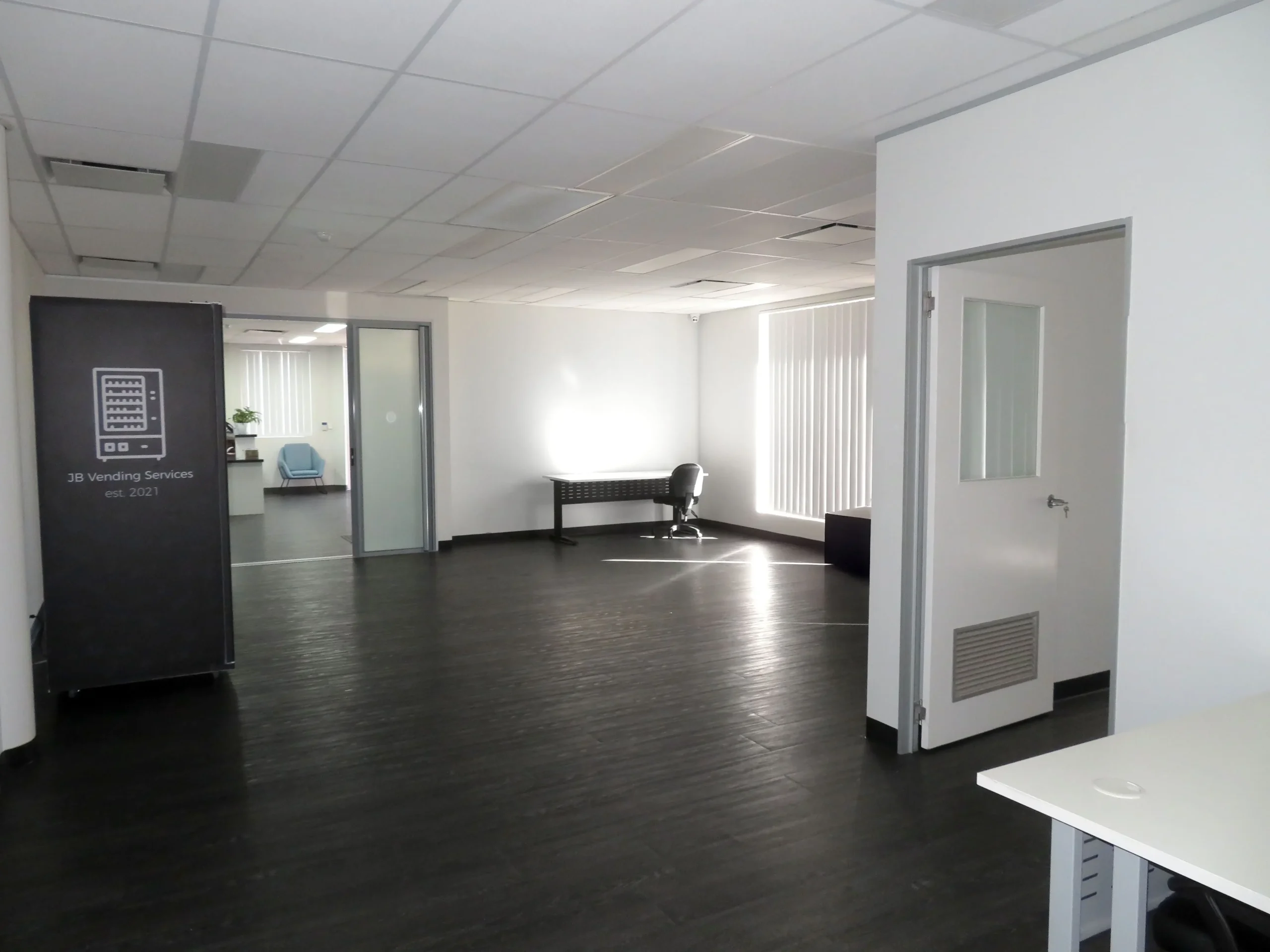 Large Showroom style commercial space for Lease at Brendale